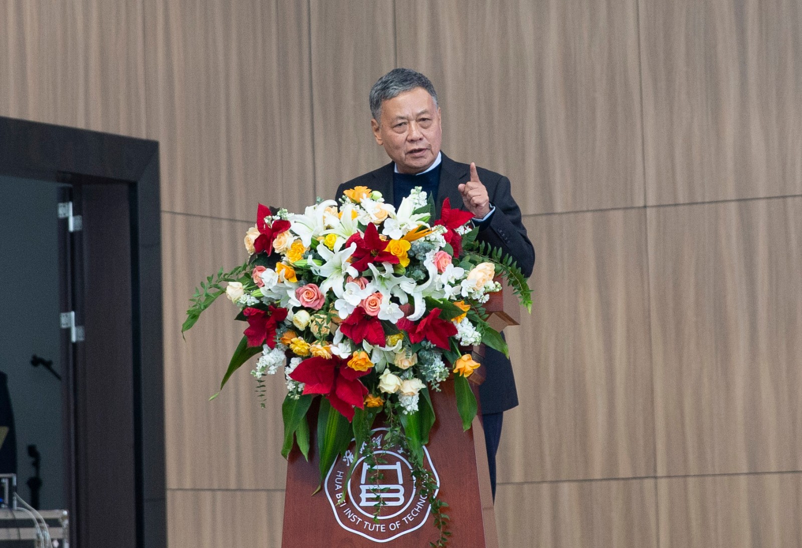 1634996546735843.jpg 张相伟.jpg