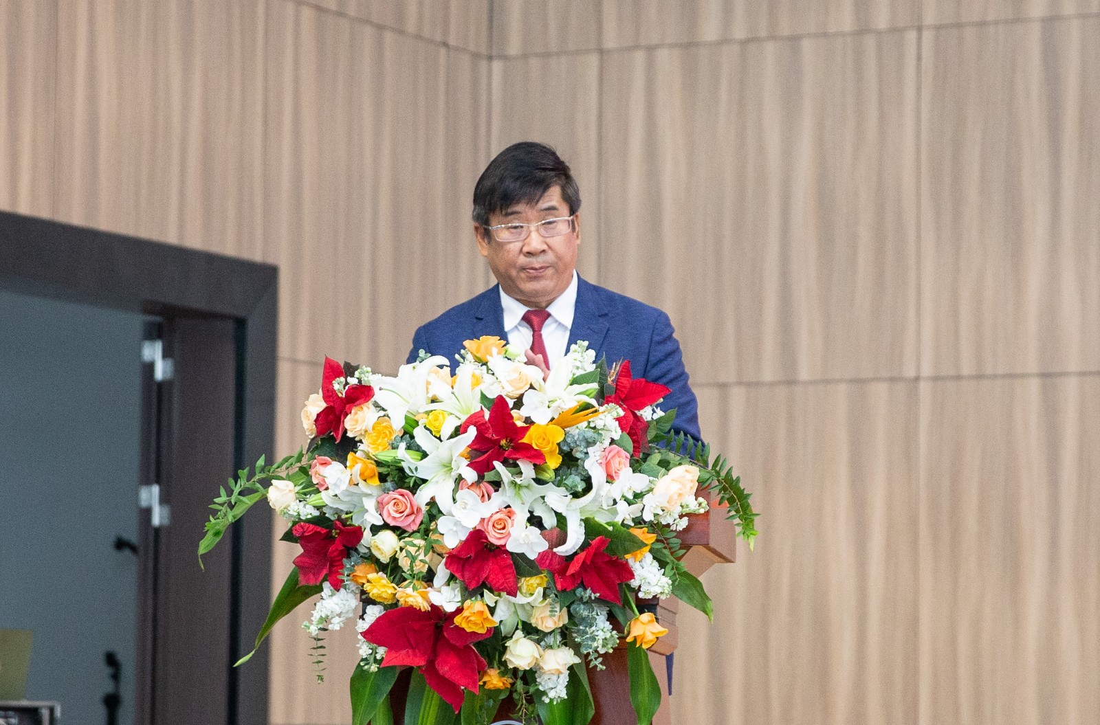 1634996052128320.jpg 叶2.jpg