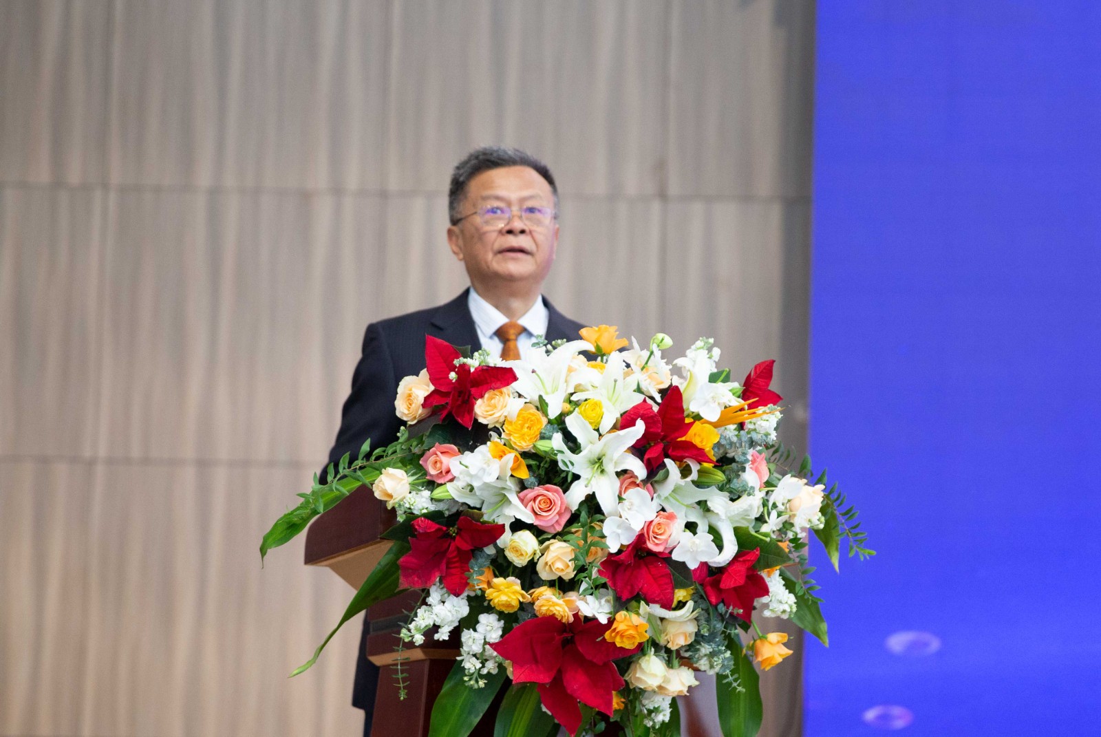 1634995952402691.jpg 杨.jpg